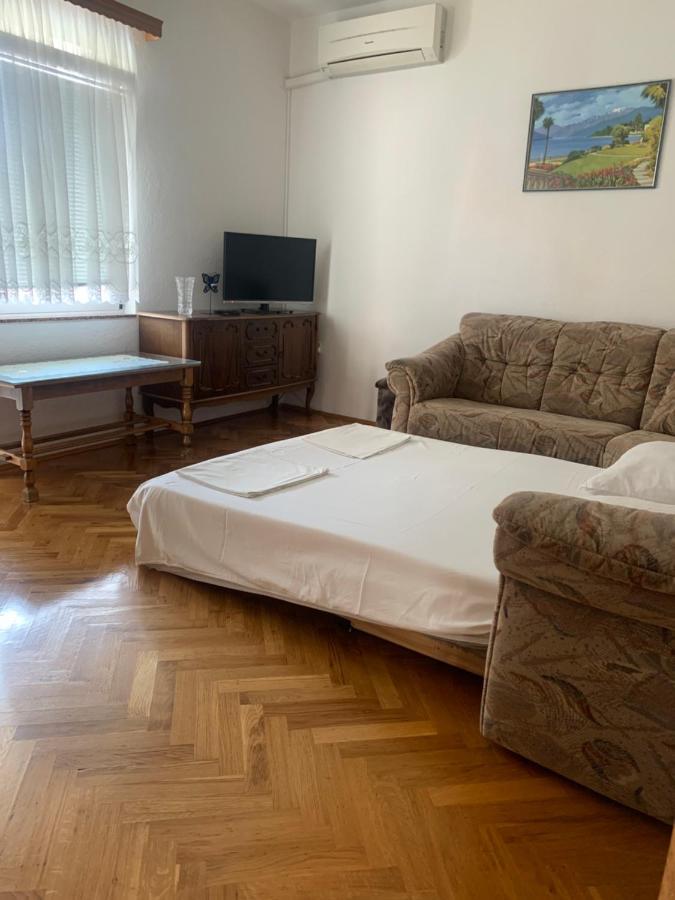 Apartman Adriana 포도카 외부 사진